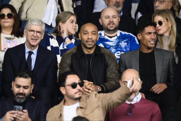 配配查 在无数明星的注视下，他们踢着“意大利最好看的足球”